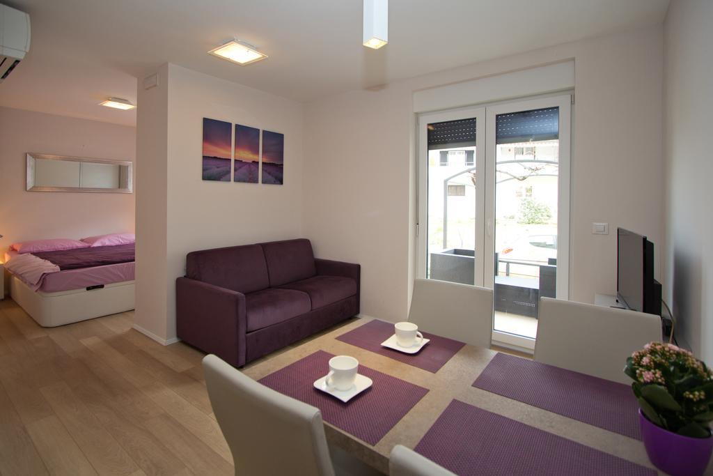 Apartments Adria Porec Exterior photo
