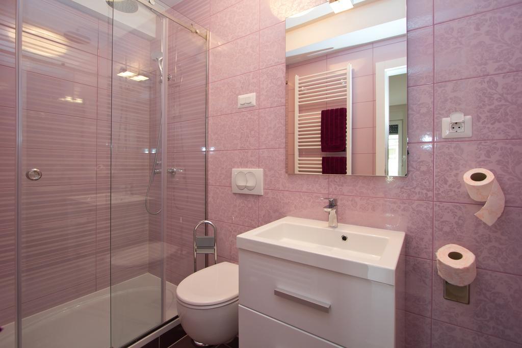 Apartments Adria Porec Exterior photo
