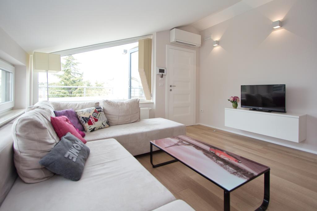 Apartments Adria Porec Exterior photo